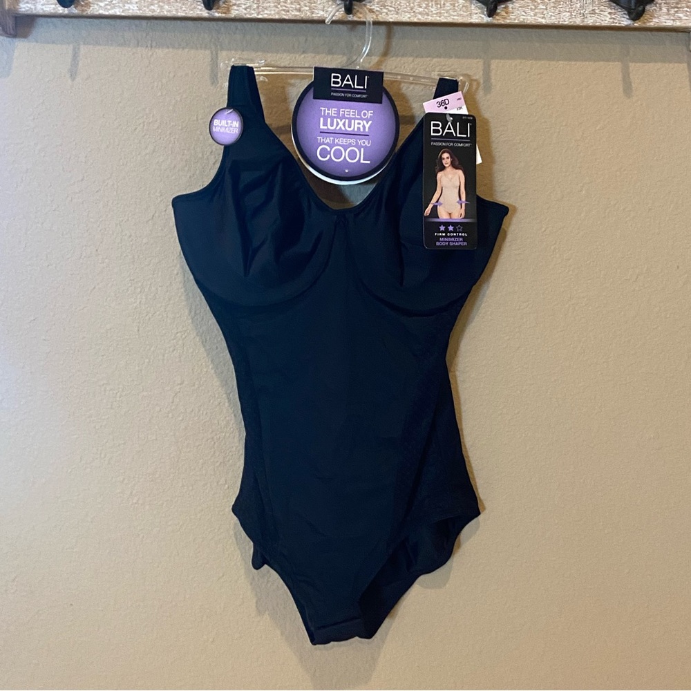 ✨ SALE NWT Firm Control Minimizing Bodysuit in Black - Picture 2 of 10